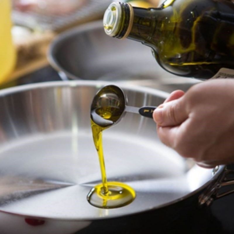 Step 3 Prepare the marinating oil Tuna in oil