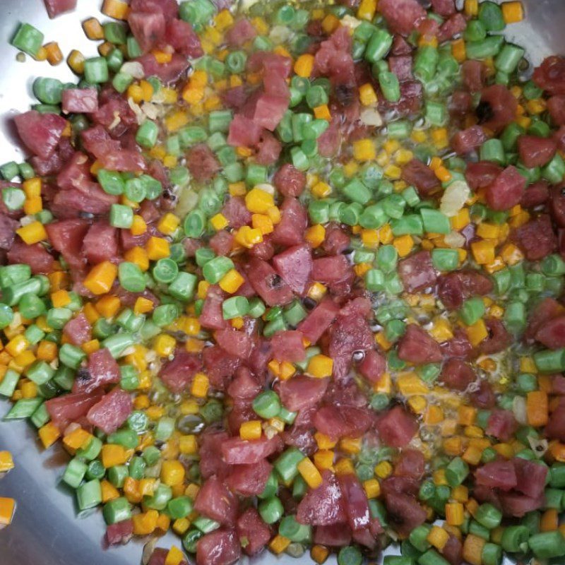 Step 3 Stir-frying the ingredients Mixed Fried Rice