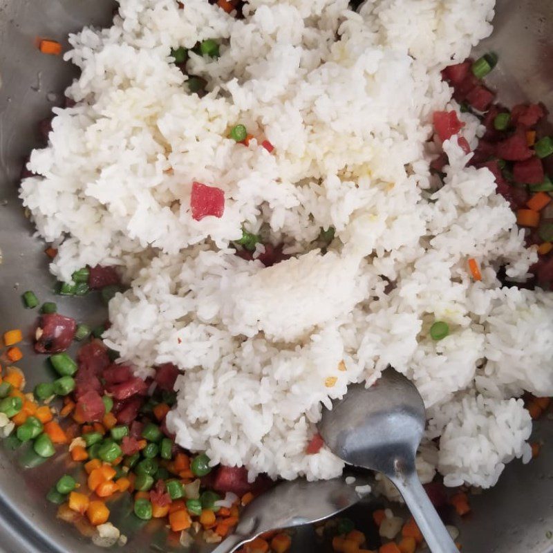 Step 4 Frying the rice Mixed Fried Rice