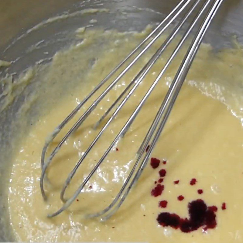 Step 2 Beat butter, sugar, and eggs for Red Velvet sponge cake using a rice cooker