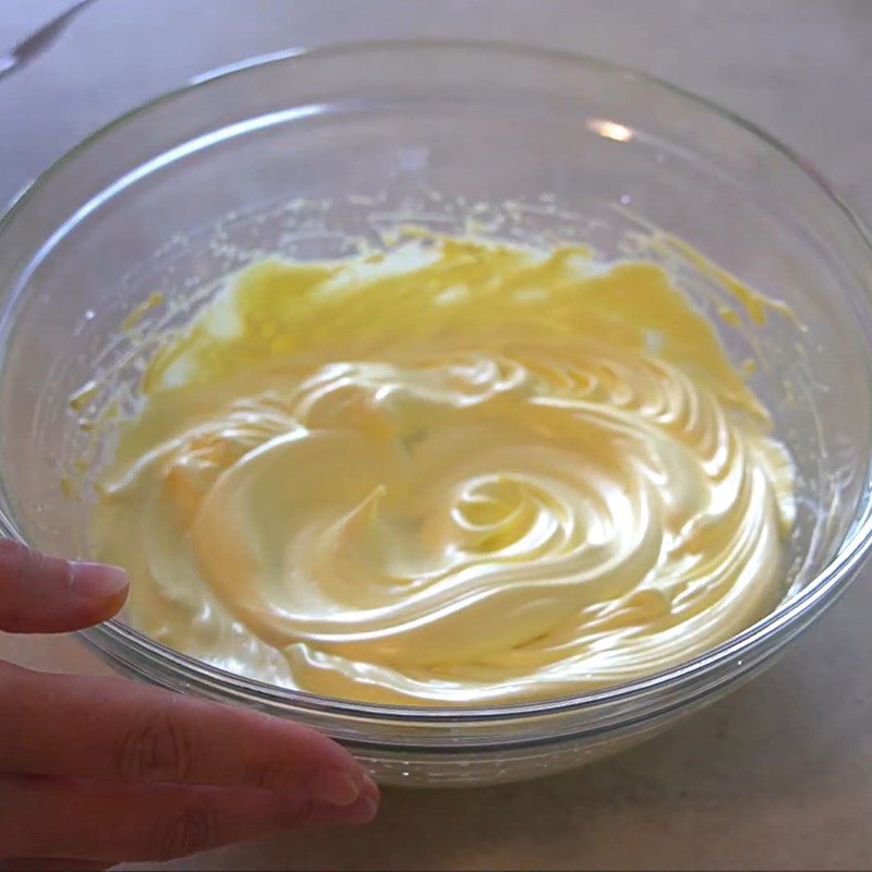 Step 1 Whip the egg whites for Lemon Macaron with flour