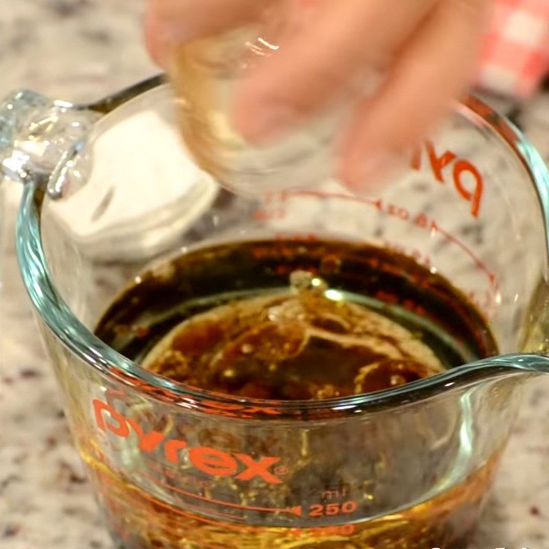 Step 1 Whisk the egg mixture for Fruit Cream