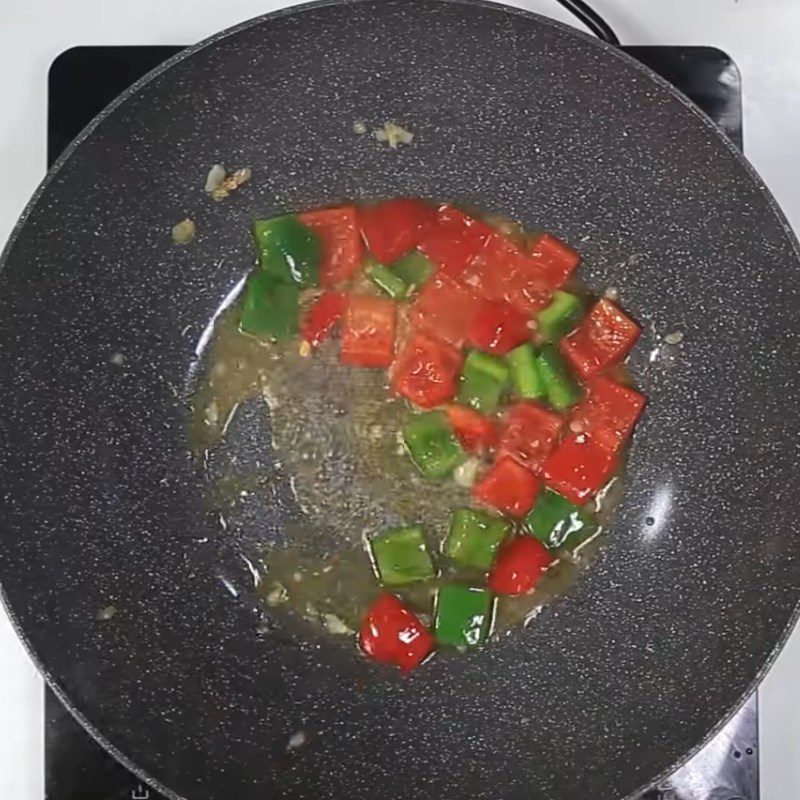 Step 3 Stir-fried bell peppers Fried tofu with soy sauce and bell peppers