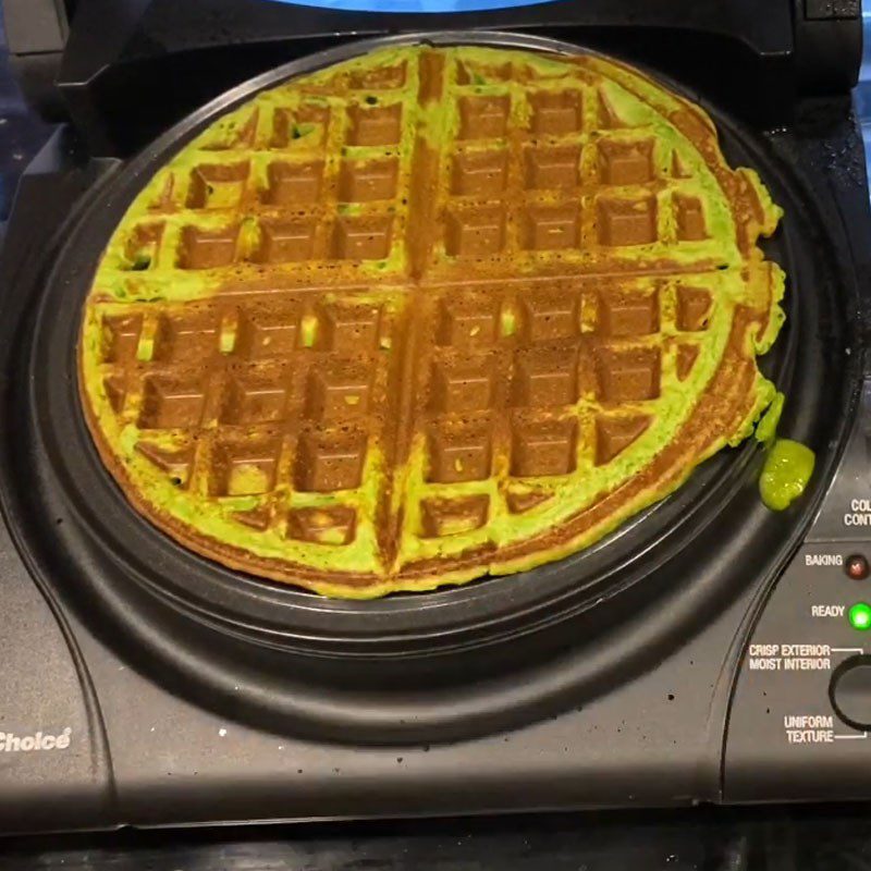 Step 3 Pouring the batter Oatmeal waffle