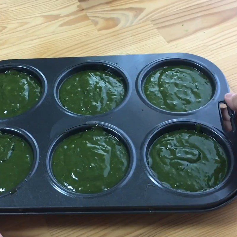 Step 4 Pouring the mold and baking matcha chocolate lava cake