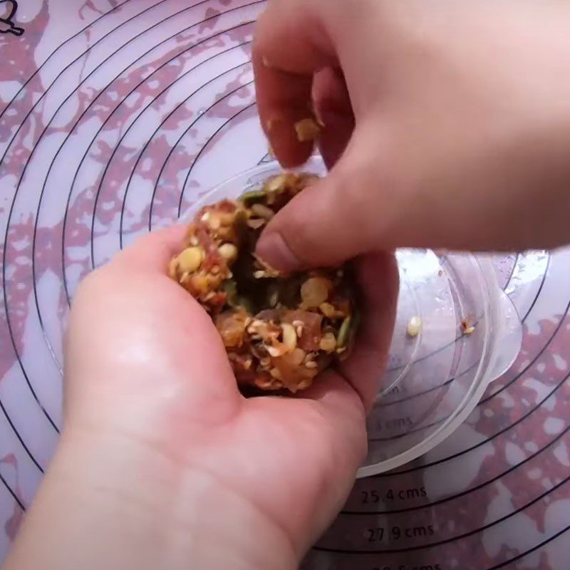 Step 5 Wrapping the cake Mooncake with mixed dried beef