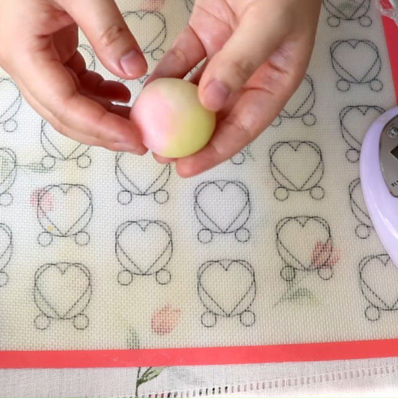 Step 6 Shape the cake Soft cake made from glutinous rice flour with creamy coconut egg filling