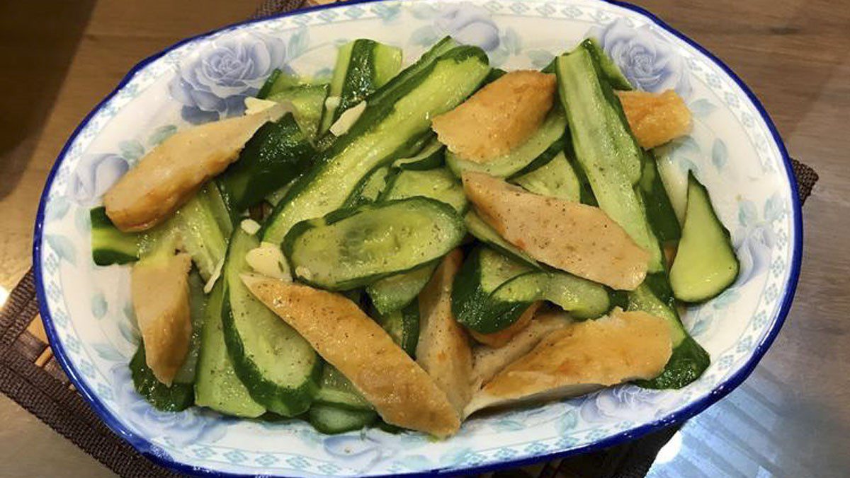 Stir-fried cucumber with fish cake