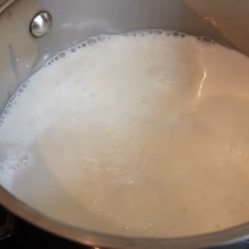 Step 1 Heat the coconut milk mixture Rice pudding - Coconut milk mango rice pudding