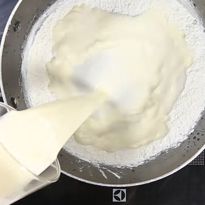 Step 2 Boil the mixture Coconut milk cake with gelatin