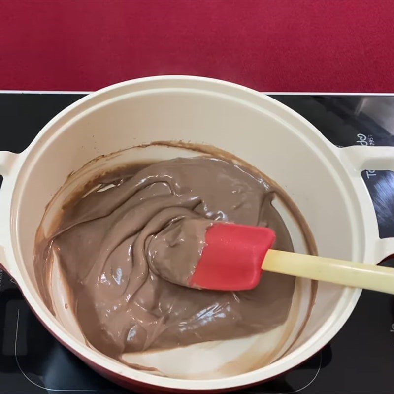 Step 4 Heat the mixture and pour into the mold for Crispy Fried Fresh Milk with Chocolate Flavor