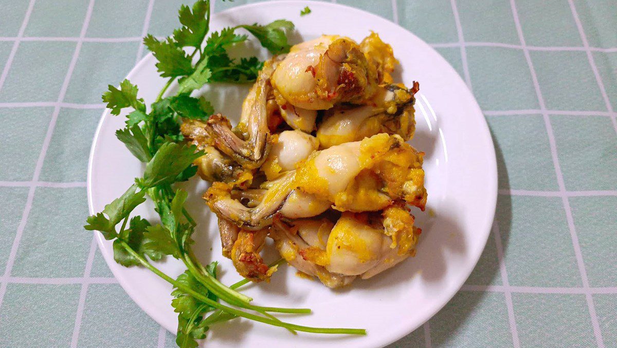 Fried Frog with Turmeric