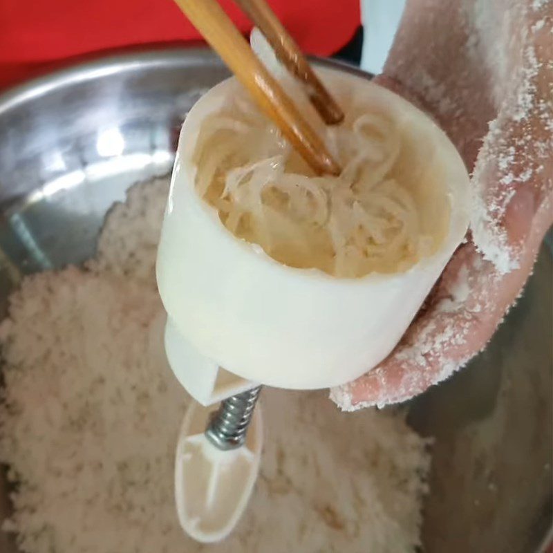 Step 4 Pressing the cake mold Coconut cake with coconut filling