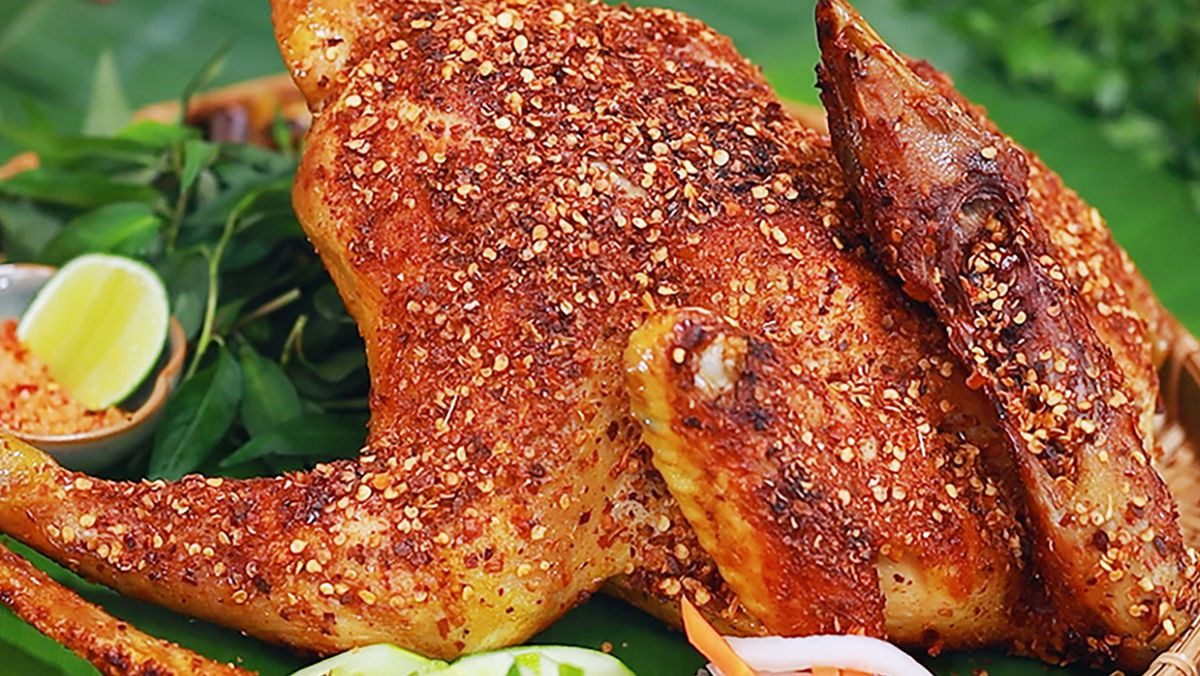 Grilled hill chicken with salt and chili