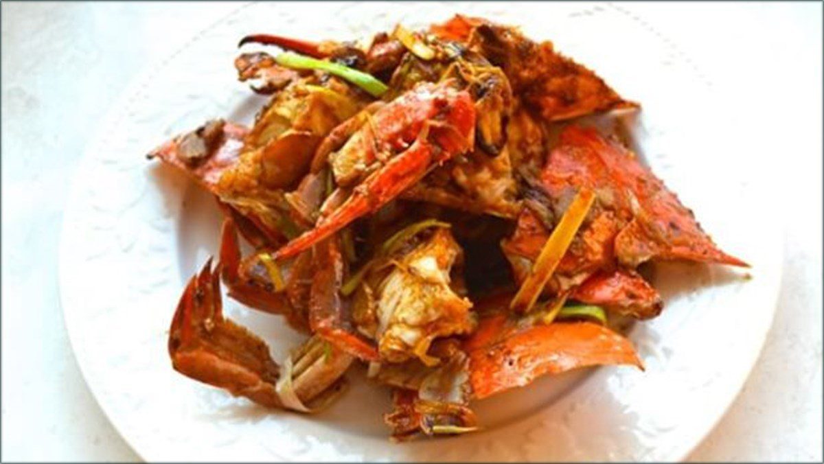 Fried Crab Stir-fried with Onion and Ginger