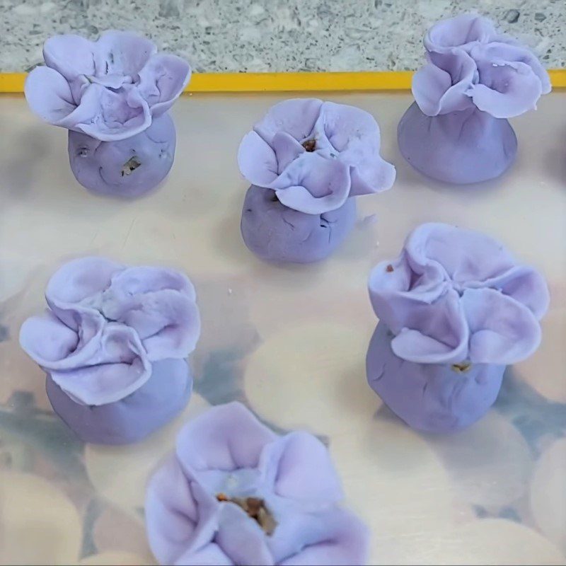 Step 5 Packing the dumplings Vegetarian rose-shaped dumplings