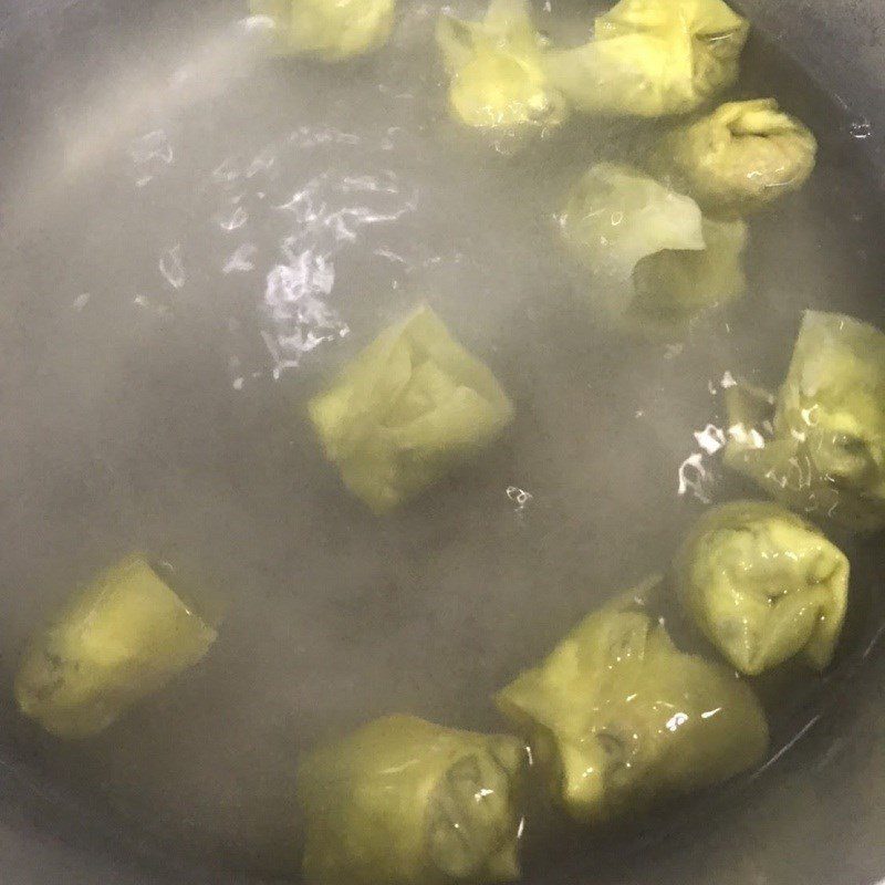 Step 2 Wrapping and boiling wontons Wontons with oyster sauce