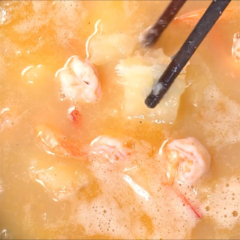 Step 4 Stewed cassava with shrimp Cassava soup cooked with shrimp