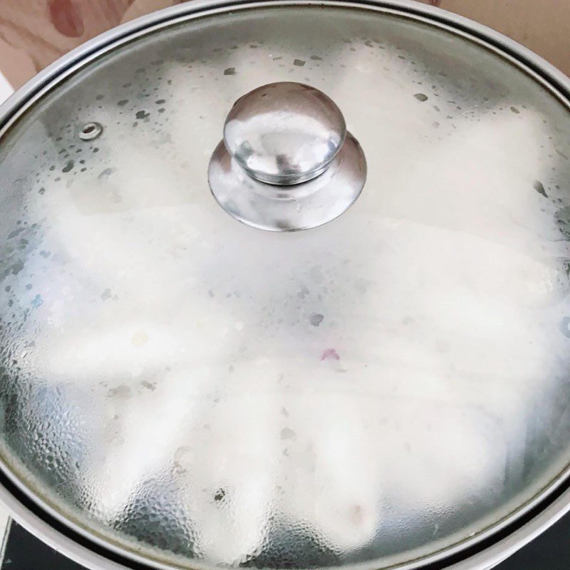 Step 3 Steam the buns for rose-shaped buns