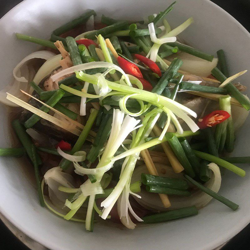 Step 3 Steam the fish for soy sauce fish