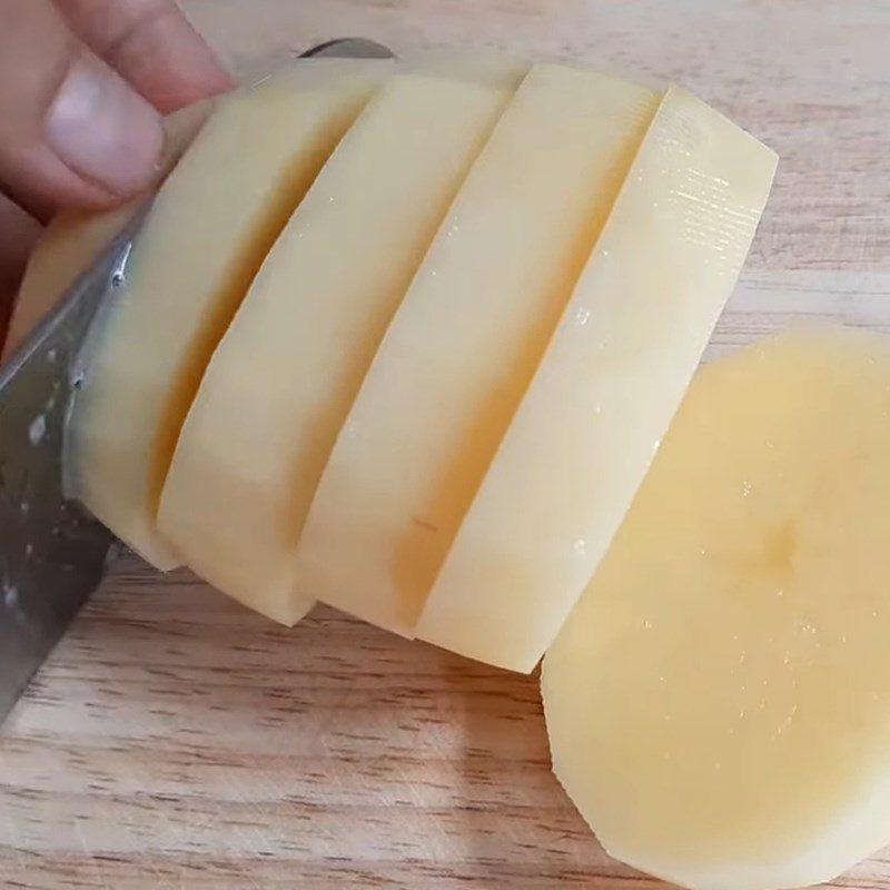 Step 1 Steam the potatoes Fried Potato Milk Cake