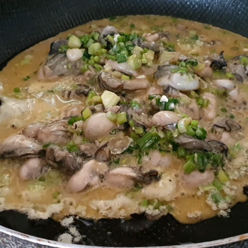 Step 5 Fry the eggs Fried oysters with cheese eggs