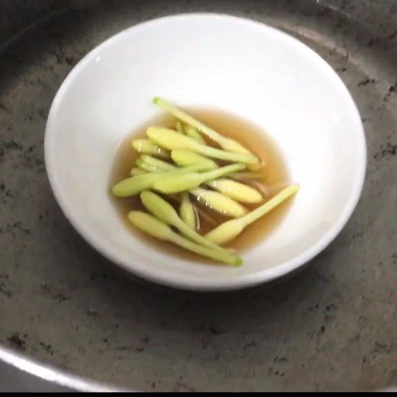 Step 2 Steam papaya flowers Male papaya flowers steamed with honey