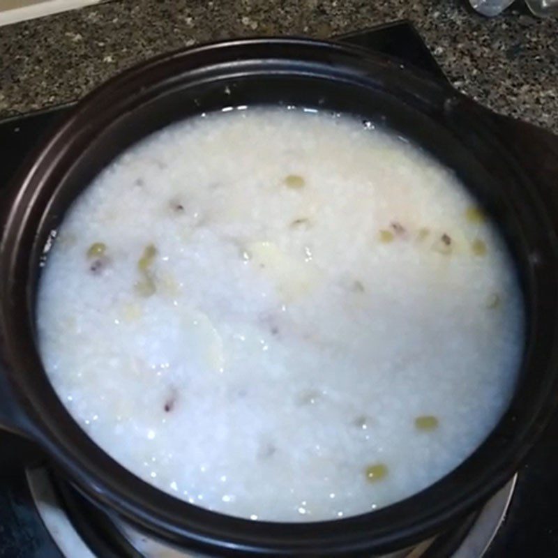 Step 4 Completion Porridge with shrimp, potatoes, and mung beans