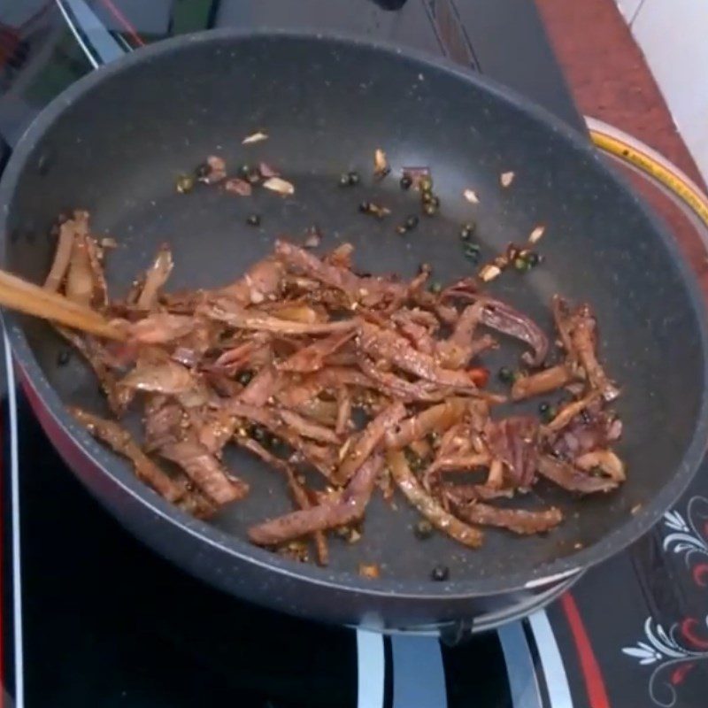 Step 7 Completion Fried squid with pepper