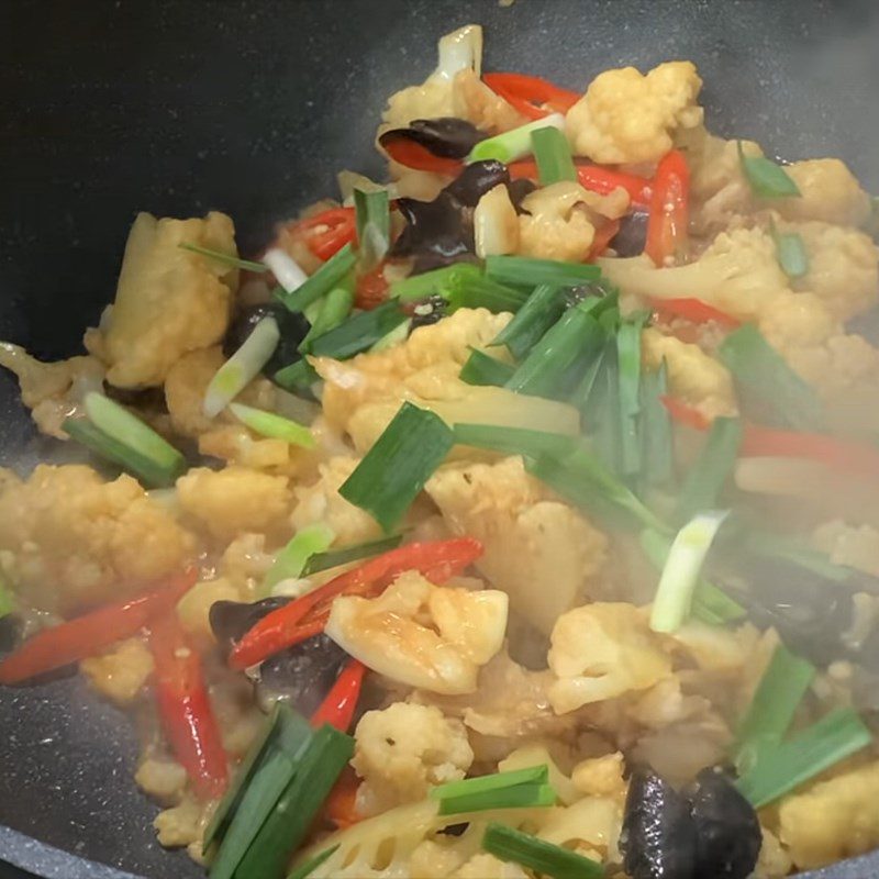 Step 4 Complete Stir-fried Cauliflower with Mushrooms