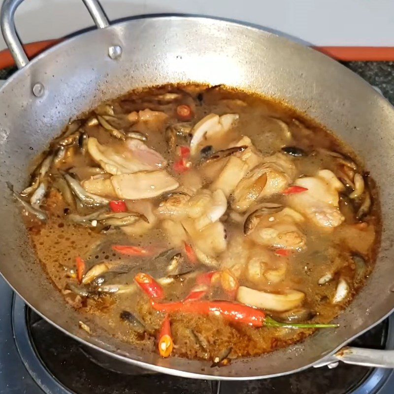 Step 3 Braised fish Braised fish with pork belly