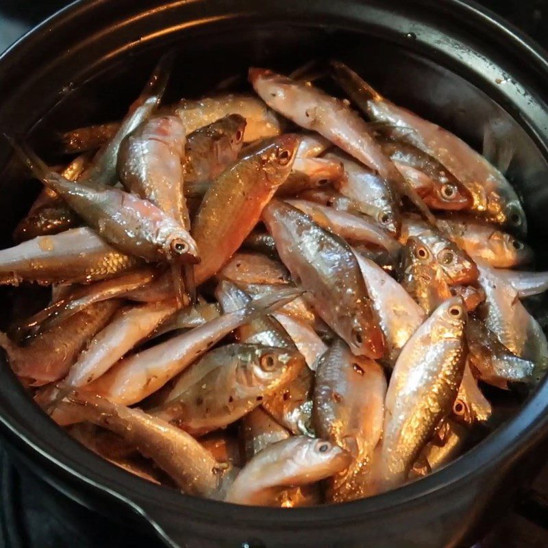 Step 3 Fry fish