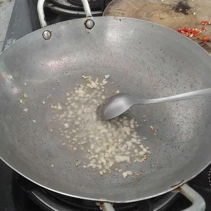 Step 1 Cooking sardines Sardines with Fried Eggs