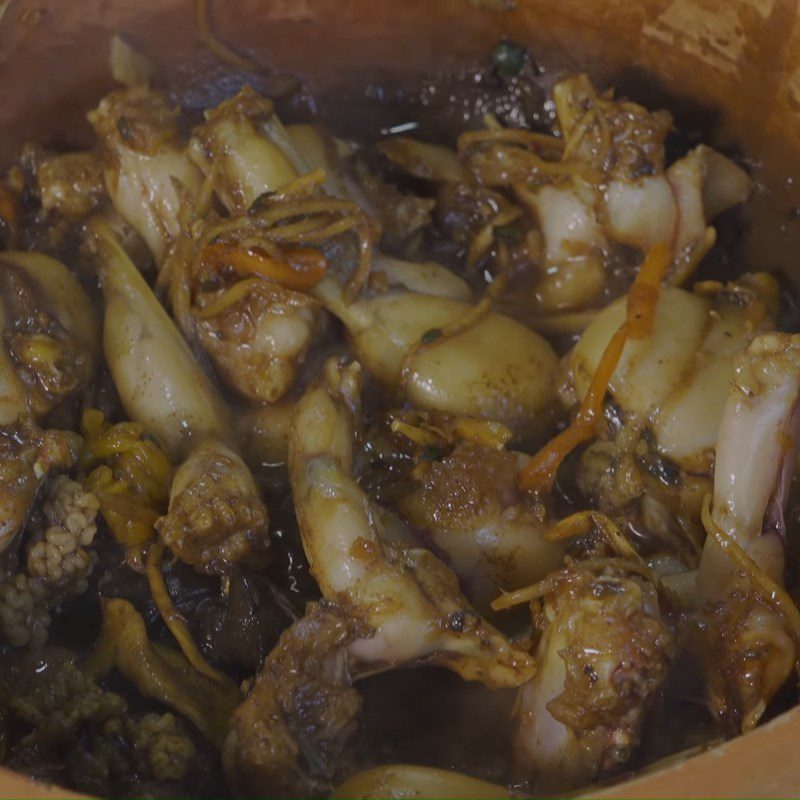 Step 3 Stewed Frog with Green Pepper