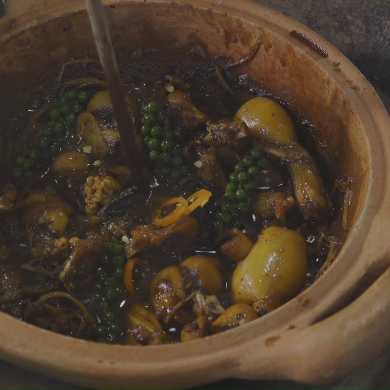 Step 3 Stewed Frog with Green Pepper