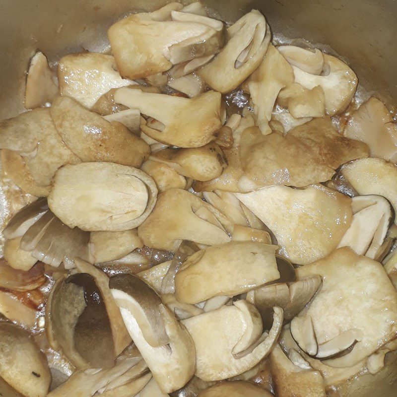 Step 3 Stewed Straw Mushrooms with Tofu Stewed Straw Mushrooms with Tofu