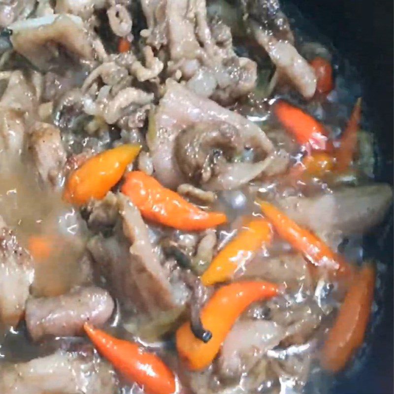 Step 3 Braised snakehead fish intestines Braised snakehead fish intestines with pepper