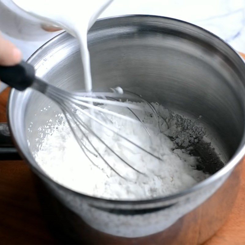 Step 1 Stir the coconut milk mixture Haupia coconut cake