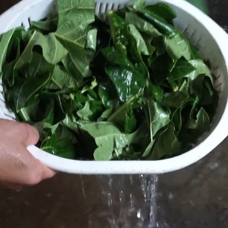 Step 2 Prepare papaya leaves Papaya leaves stir-fried with beef