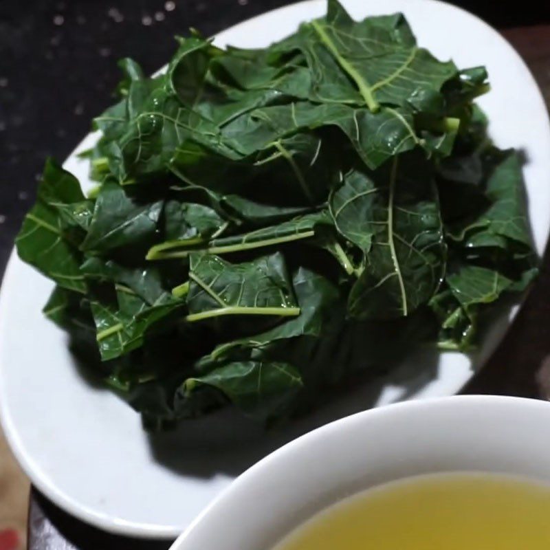 Step 2 Prepare papaya leaves Papaya leaves stir-fried with beef