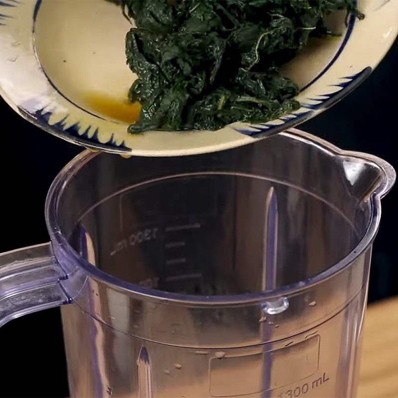 Step 1 Make the dough for Sticky Rice Cake with Mugwort and Mung Bean Filling