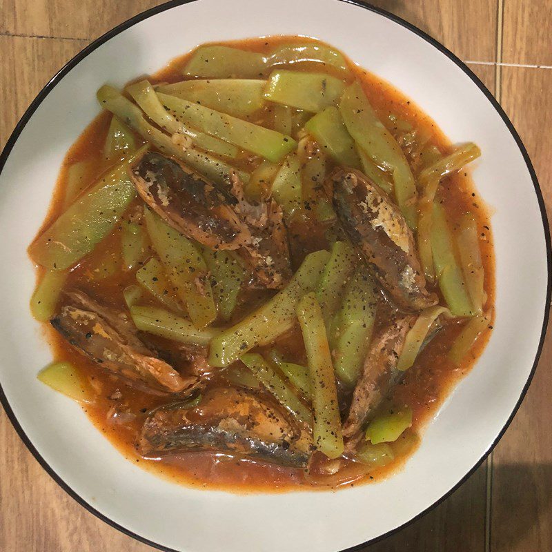 Step 2 Make canned fish stir-fried with chayote Canned fish stir-fried with chayote