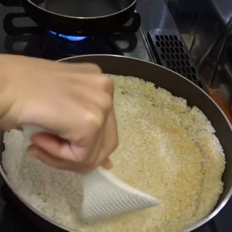 Step 1 Making crispy rice Seaweed Crispy Rice with Pork Floss