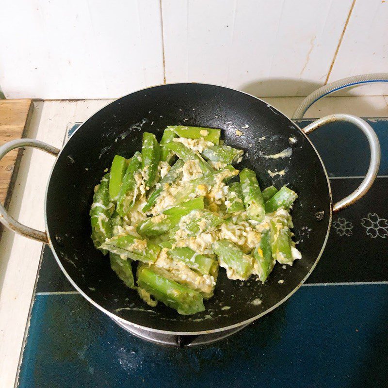 Step 2 Making stir-fried okra with eggs Stir-fried okra with eggs