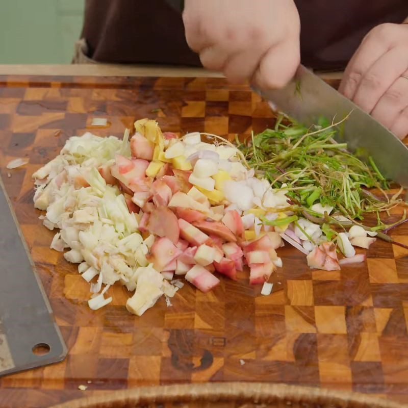 Step 3 Making fish marinade Grilled catfish with galangal and fermented rice