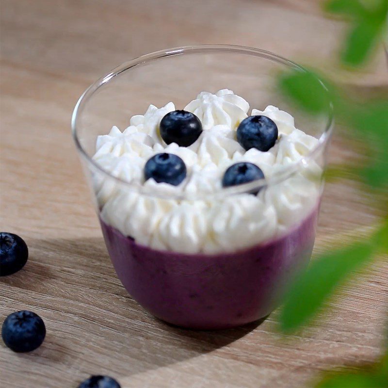 Step 5 Make the cream mixture and decorate Blueberry panna cotta