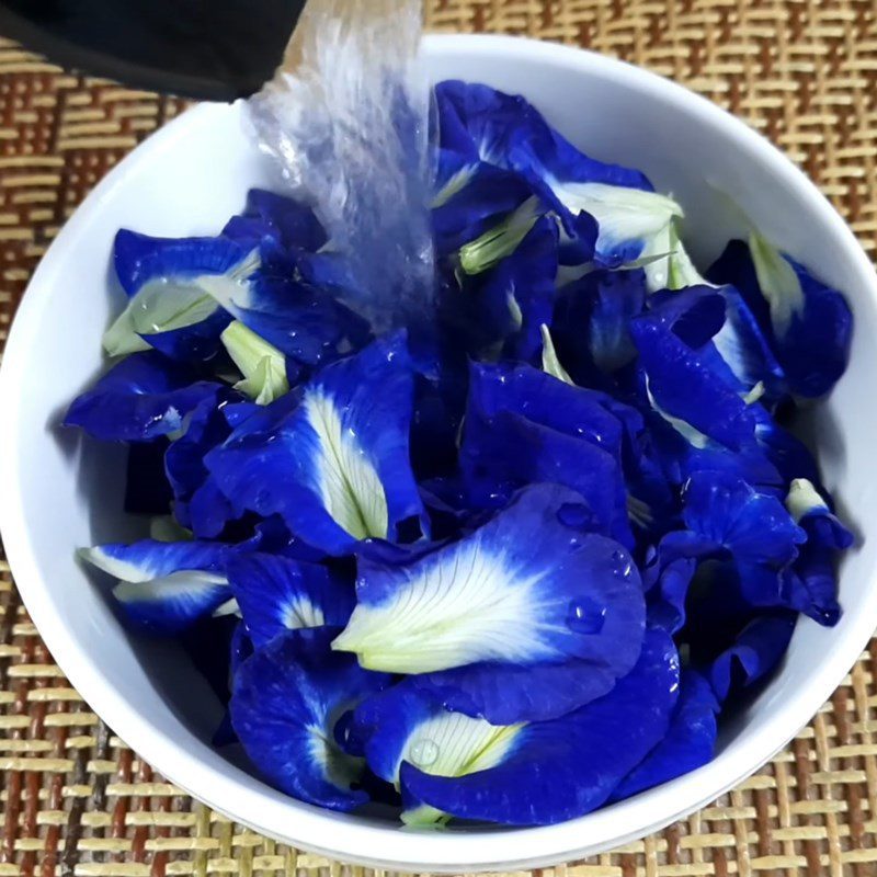 Step 2 Make the butterfly pea jelly mixture Butterfly pea dragon fruit jelly