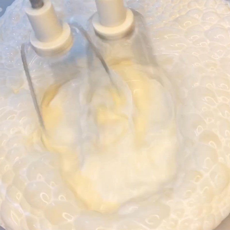 Step 5 Make the frosting for Rose chiffon cake