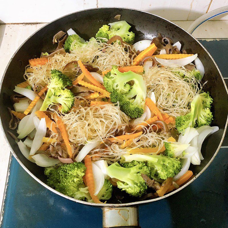 Step 5 Make mixed stir-fried vermicelli Mixed stir-fried vermicelli