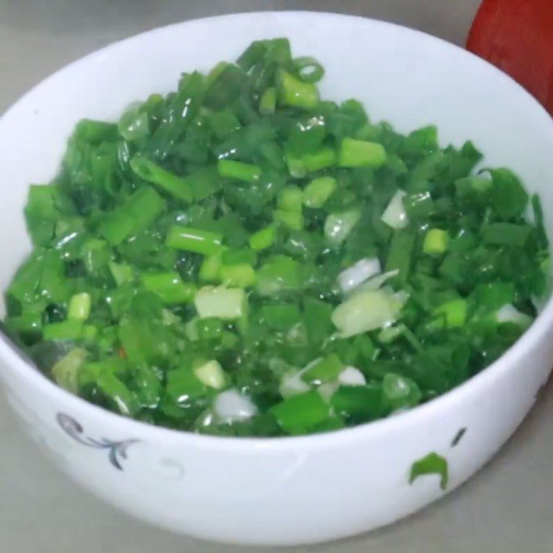 Step 6 Making scallion oil Grilled spring rolls